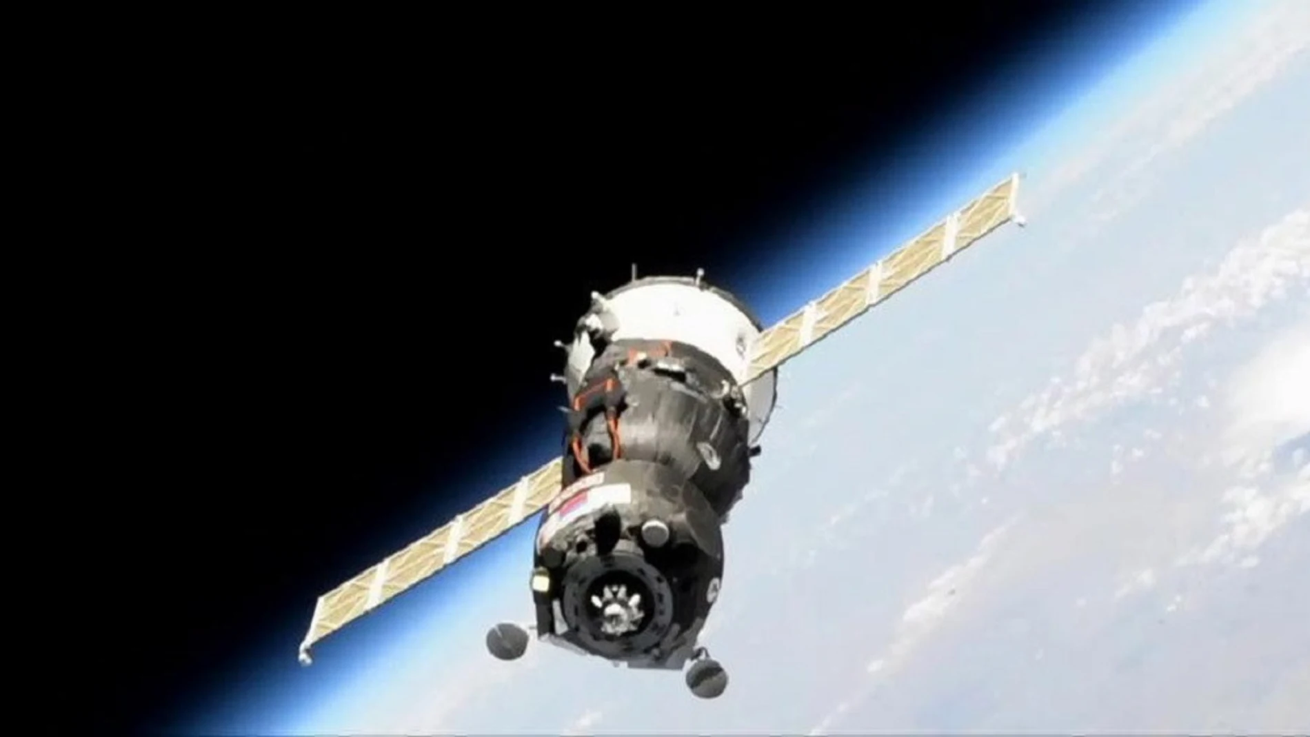 La nave Soyuz MS-14 con el androide ruso Fiódor. La nave Soyuz MS-14 con el androide ruso Fiódor.