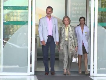 Felipe VI y la Reina Sofía, felices por el resultado de la operación a don Juan Carlos: "Todo ha ido perfecto"