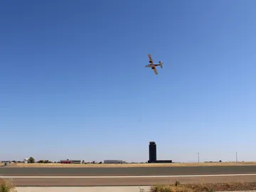 Vuelo de calibración sobre el aeropuerto de Ciudad Real Vuelo de calibración sobre el aeropuerto de Ciudad Real