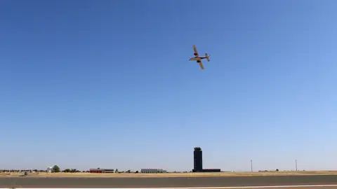 Vuelo de calibración sobre el aeropuerto de Ciudad Real Vuelo de calibración sobre el aeropuerto de Ciudad Real