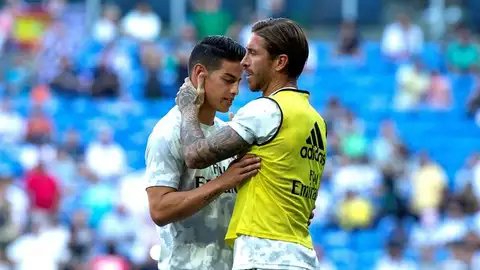 James y Sergio Ramos en el calentamiento del Real Madrid James y Sergio Ramos en el calentamiento del Real Madrid