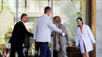 Felipe VI y la Reina Sofía acuden al hospital para seguir de cerca la operación de Don Juan Carlos
