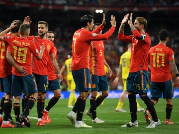 La Selección Española celebra un gol