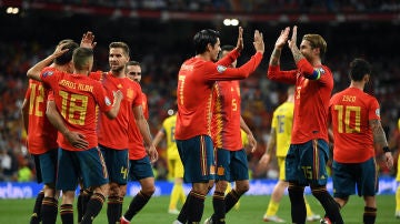 La Selección Española celebra un gol