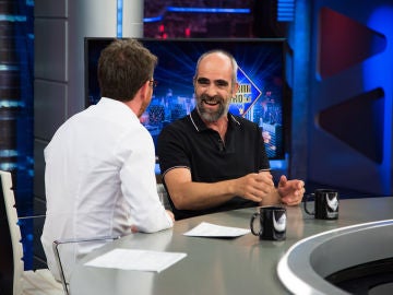 Luis Tosar sorprende en 'El Hormiguero 3.0' con la voz aguda que pone cuando habla con su bebé