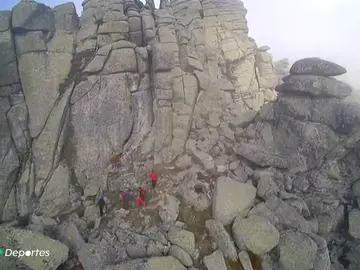 El Pico de la Peñota, un lugar idílico pero con mucho riesgo: "El peligro de este lugar, si sufres un accidente, es la soledad" El Pico de la Peñota, un lugar idílico pero con mucho riesgo: "El peligro de este lugar, si sufres un accidente, es la soledad"