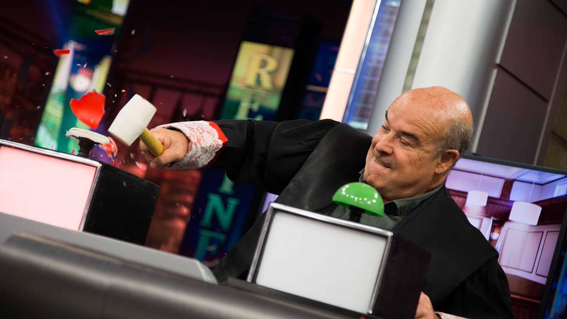 Antonio Resines estrena su rompedora secci&oacute;n en la nueva temporada de 'El Hormiguero 3.0'