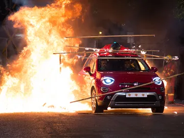 Luis Tosar atraviesa con Pablo Motos un espectacular muro de fuego en 'El Hormiguero 3.0' Luis Tosar atraviesa con Pablo Motos un espectacular muro de fuego en 'El Hormiguero 3.0'