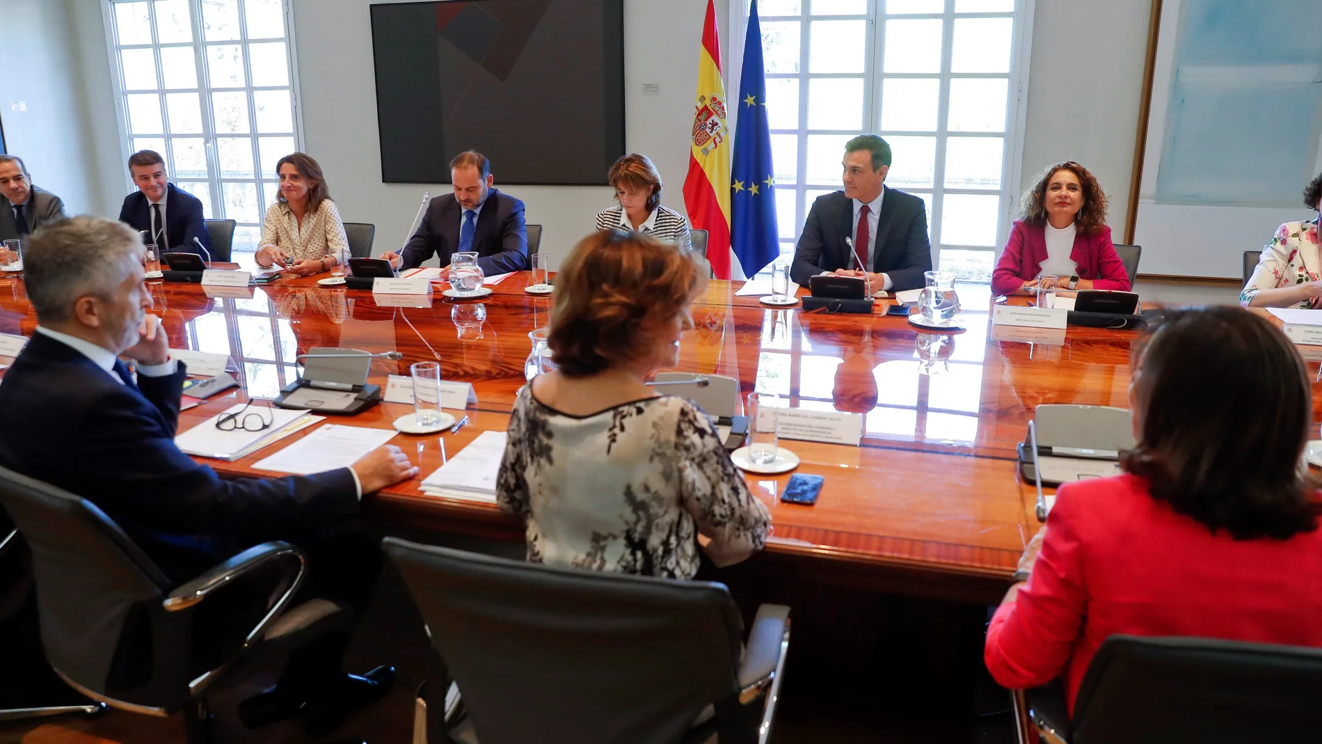 El Gobierno cita a las comunidades para prepararse ante un 'brexit' duro El Gobierno cita a las comunidades para prepararse ante un 'brexit' duro
