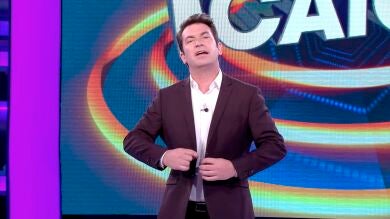 Arturo Valls toma una inesperada y sorprendente decisión en su entrada al plató de ‘¡Ahora caigo!’
