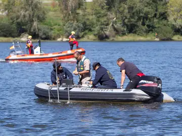 Los servicios de emergencia en las aguas del río Miño Los servicios de emergencia en las aguas del río Miño