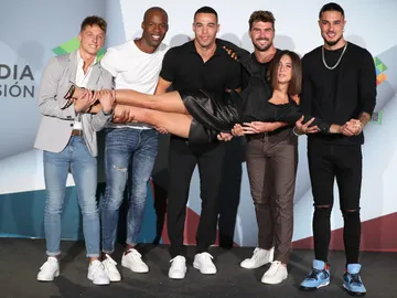 Jesús Mosquera, María Pedraza, José de la Torre, Raudiel Raul Martiato, Carlo Constanzia Flores y Carlos Scholz en la presentación de la nueva serie 'Toy Boy' Jesús Mosquera, María Pedraza, José de la Torre, Raudiel Raul Martiato, Carlo Constanzia Flores y Carlos Scholz en la presentación de la nueva serie 'Toy Boy'