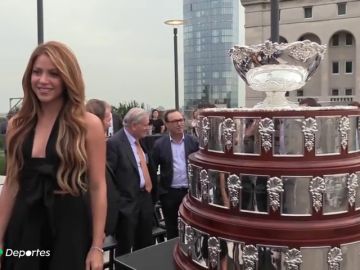 Piqué y Shakira presentan la nueva Copa Davis en una impresionante presentación en Nueva York