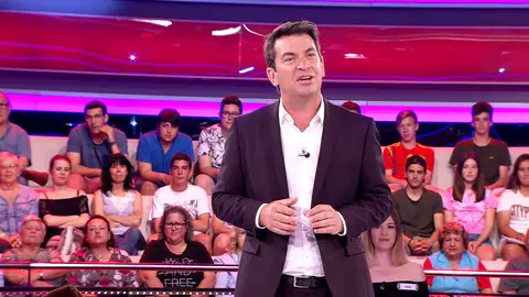 El chiste de Arturo Valls sobre las familias numerosas en '¡Ahora caigo!' El chiste de Arturo Valls sobre las familias numerosas en '¡Ahora caigo!'