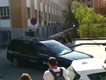REEMPLAZO: Trasladan el cuerpo de Blanca Fernández Ochoa al tanatorio de Cercedilla REEMPLAZO: Trasladan el cuerpo de Blanca Fernández Ochoa al tanatorio de Cercedilla