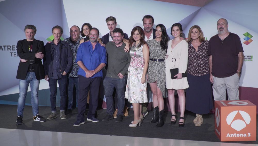 Los actores de 'El secreto de Puente Viejo' nos presentan la temporada: amor, desamor y mucha más luz