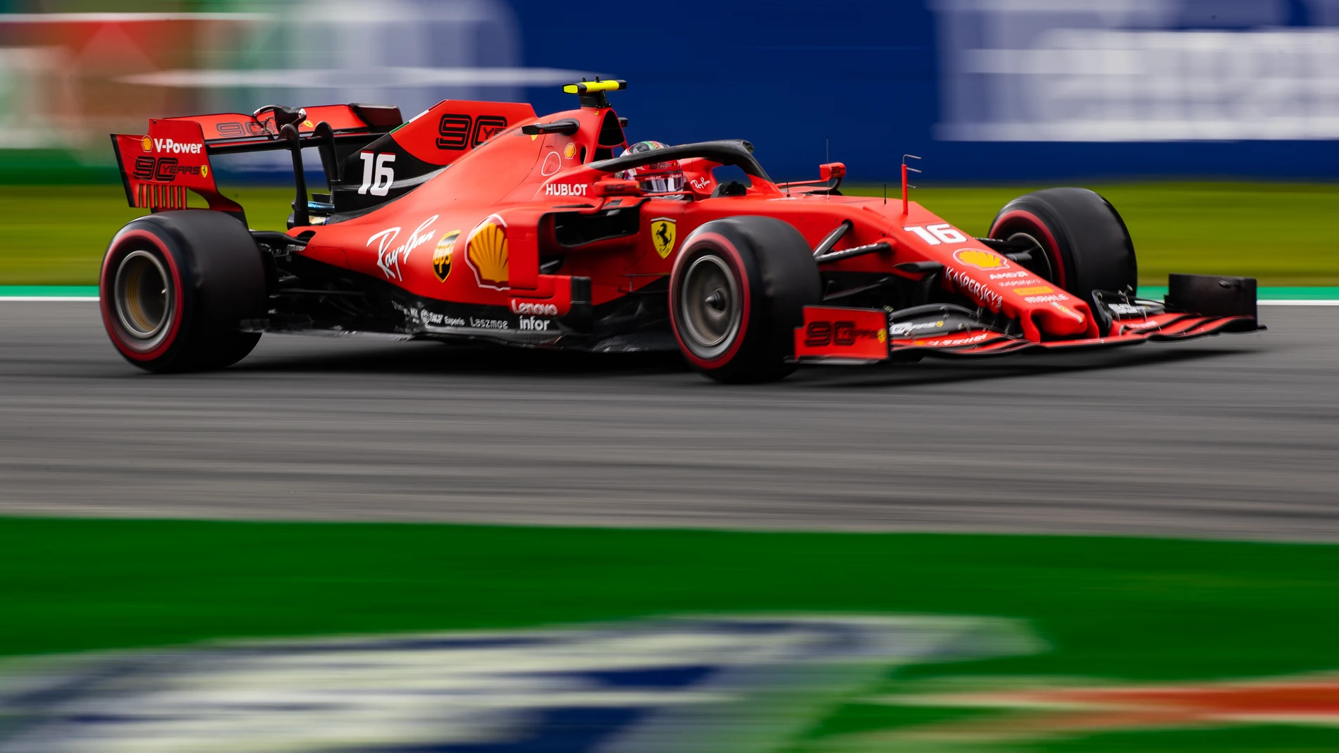 Charles Leclerc en la sesión de entrenamientos libres Charles Leclerc en la sesión de entrenamientos libres