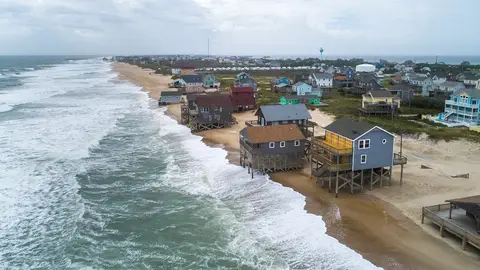Dorian llega a Carolina del Norte y del Sur tras devastar las islas Bahamas Dorian llega a Carolina del Norte y del Sur tras devastar las islas Bahamas