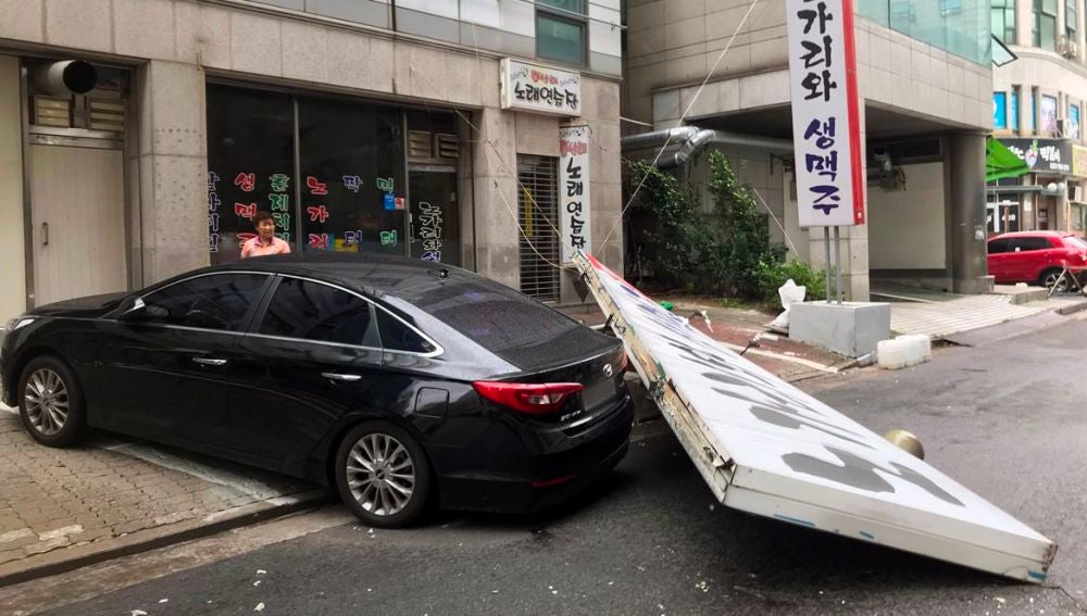 Daños a causa del tifón Lingling en Corea del Sur