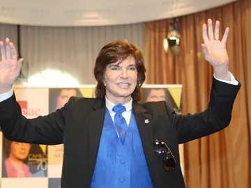 Camilo Sesto en una presentación. Camilo Sesto en una presentación.