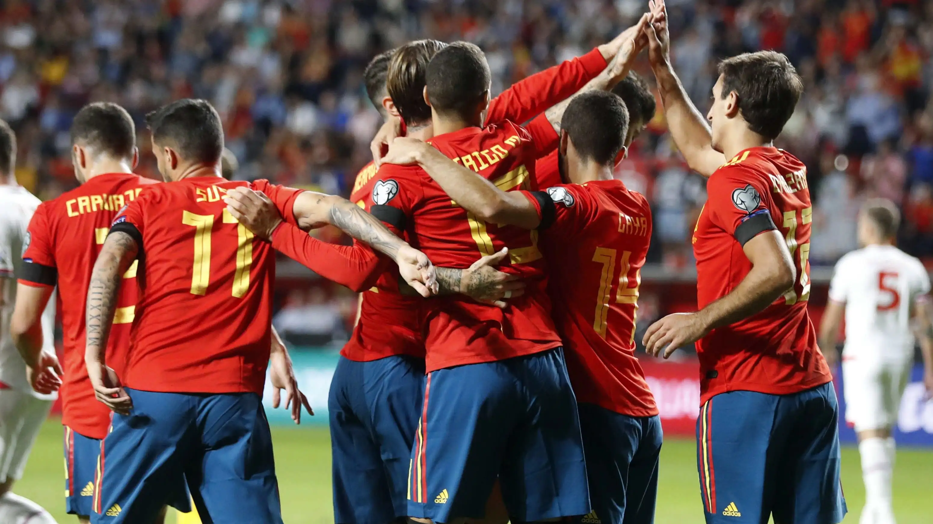 La Selecci&oacute;n espa&ntilde;ola de f&uacute;tbol celebra un gol