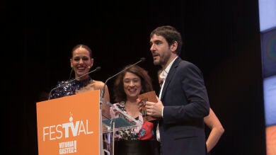 Juanra Bonet y 'La Voz' premiados en el FesTVal de Vitoria