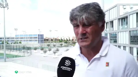Toni Nadal, ante los 19 Grand Slam de Rafa: "Creo que está cerca, pero de momento, el mejor tenista de la historia es Federer" Toni Nadal, ante los 19 Grand Slam de Rafa: "Creo que está cerca, pero de momento, el mejor tenista de la historia es Federer"