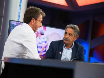 El plan de Miguel Ángel Revilla para no dejar a ningún fan sin foto El plan de Miguel Ángel Revilla para no dejar a ningún fan sin foto