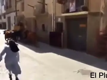 Sor Elsa, la monja que corre en los encierros junto a los toros Sor Elsa, la monja que corre en los encierros junto a los toros