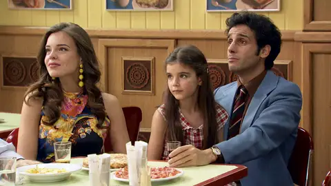 La emotiva despedida de Ignacio, María y Alicia antes de irse a Boston La emotiva despedida de Ignacio, María y Alicia antes de irse a Boston