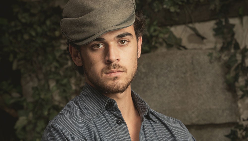 Iván Montes es Matías Castañeda