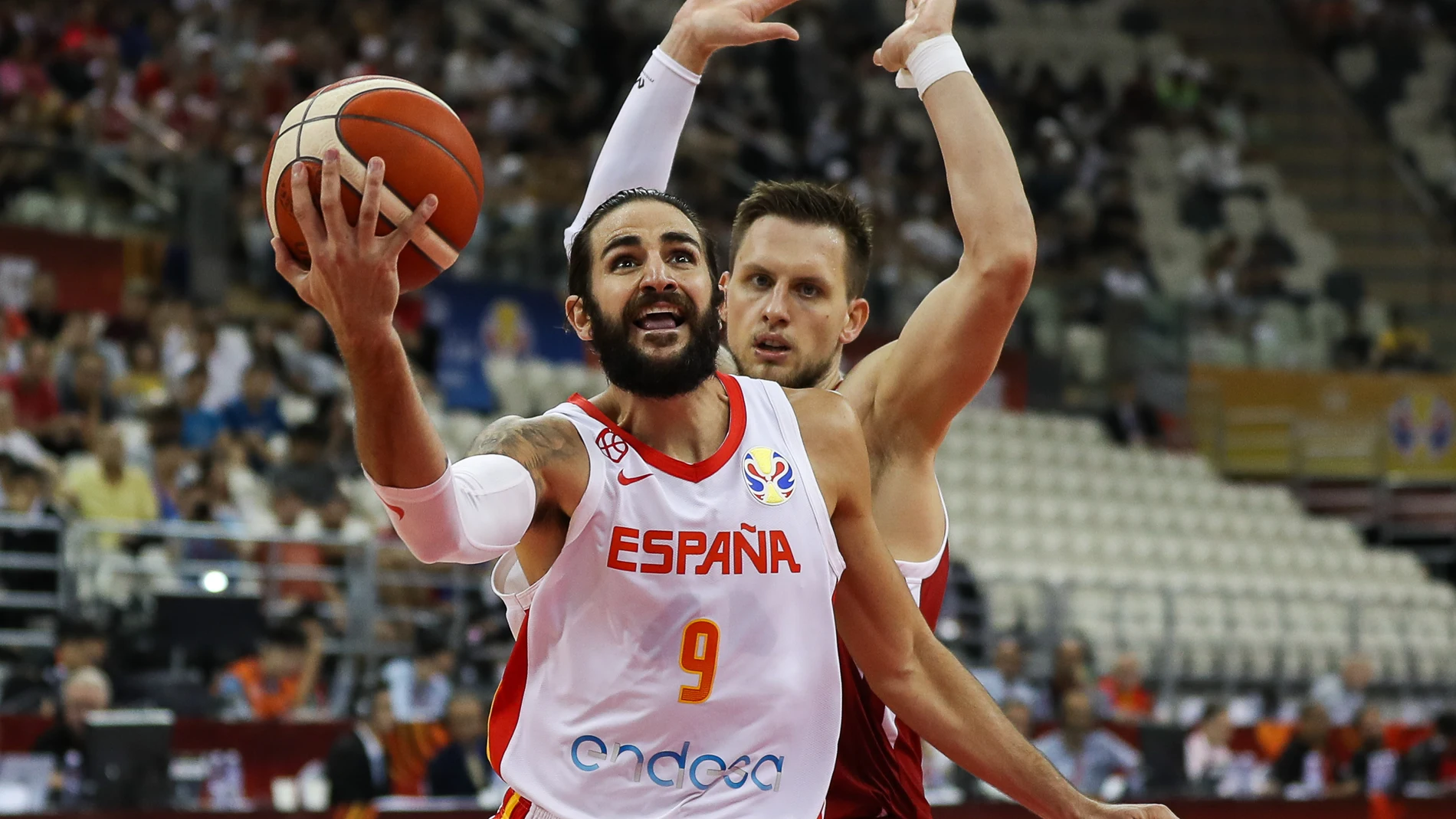 Ricky Rubio entra a canasta durante los cuartos de final entre España y Polonia Ricky Rubio entra a canasta durante los cuartos de final entre España y Polonia