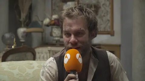 Carlos Serrano se somete a un test sobre su personaje en 'El secreto de Puente Viejo' Carlos Serrano se somete a un test sobre su personaje en 'El secreto de Puente Viejo'