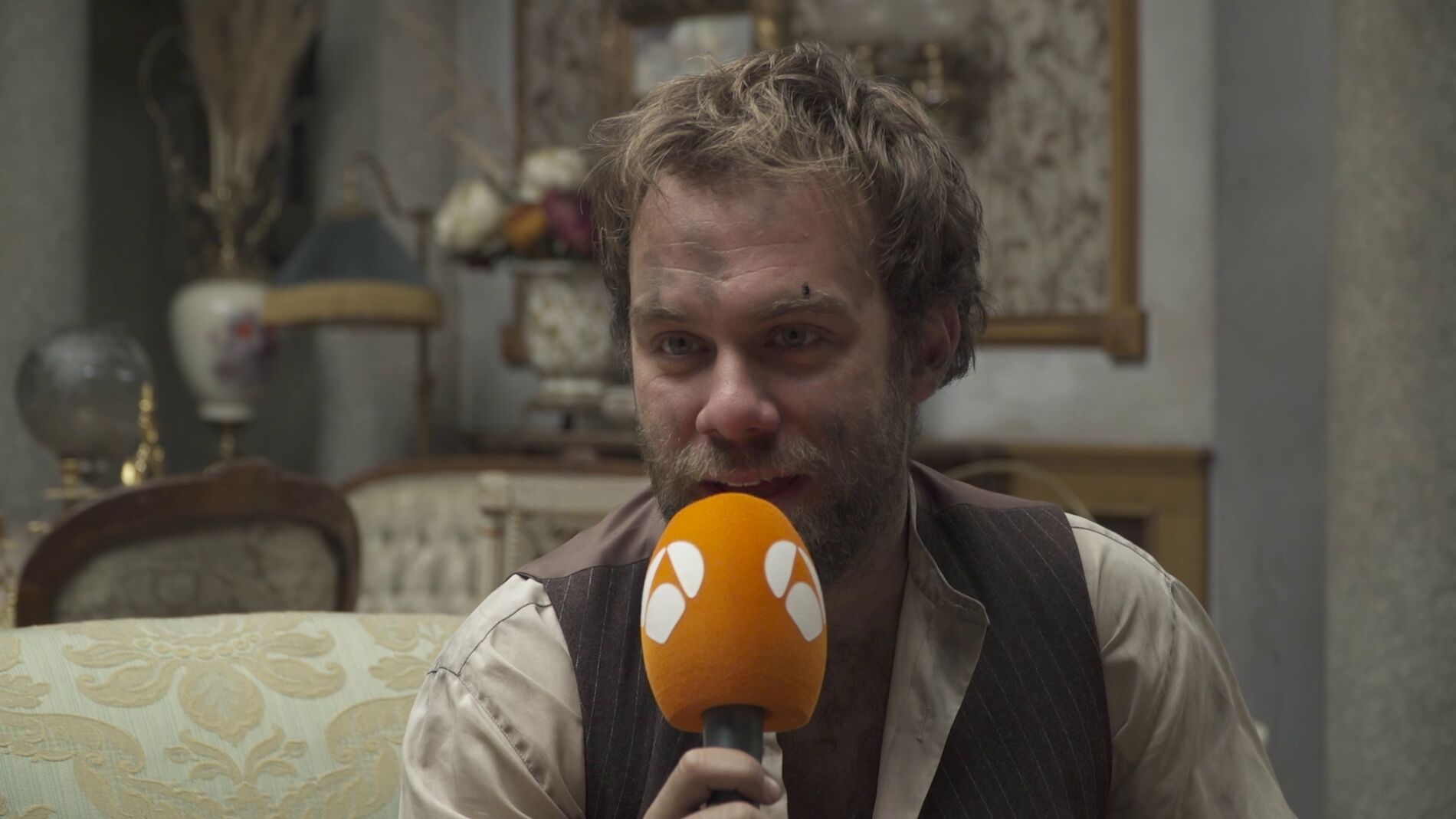 Carlos Serrano se somete a un test sobre su personaje en 'El secreto de Puente Viejo'