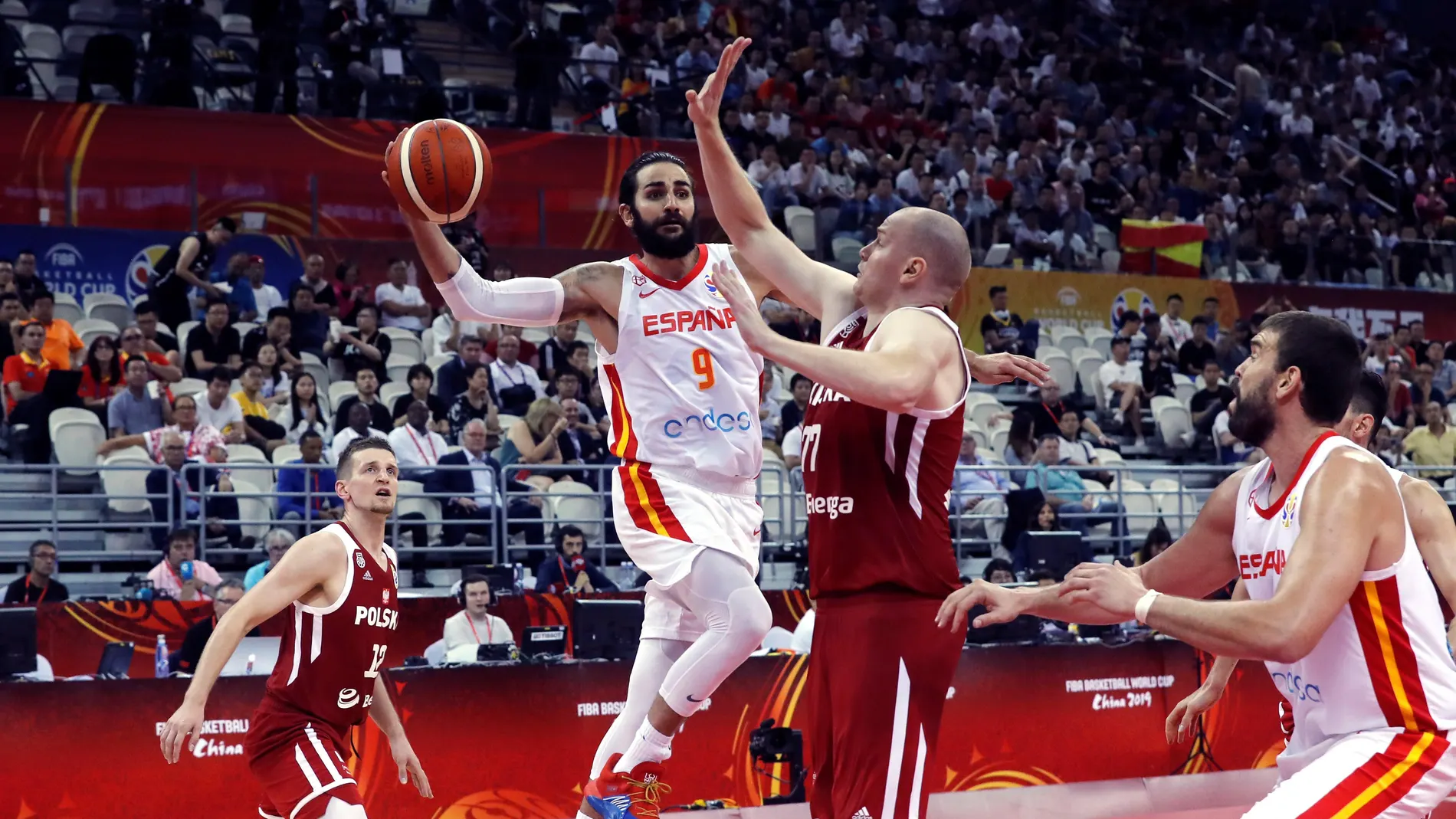 Ricky Rubio, en acción ante Polonia Ricky Rubio, en acción ante Polonia