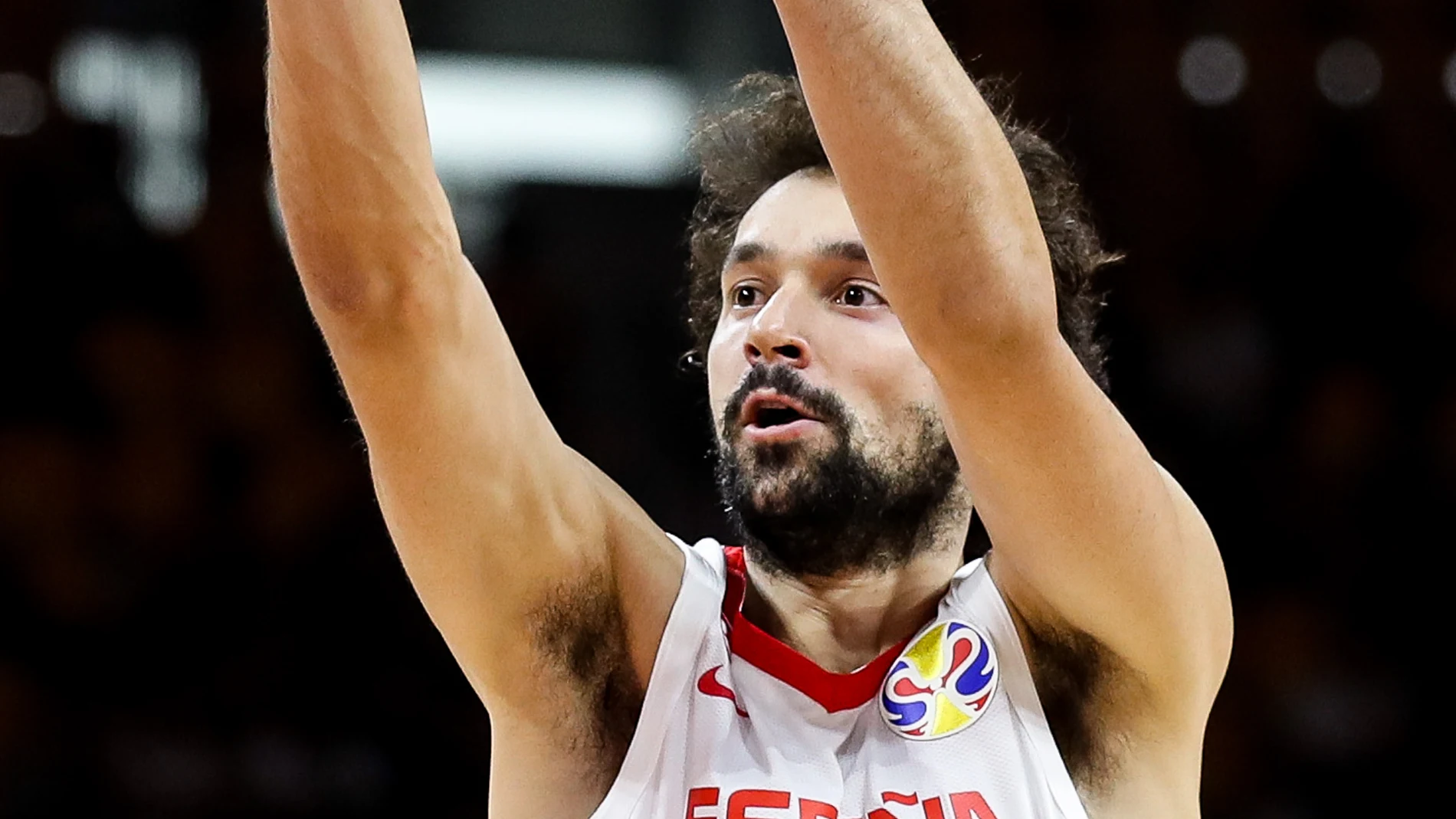 Sergio Llull lanza a canasta Sergio Llull lanza a canasta