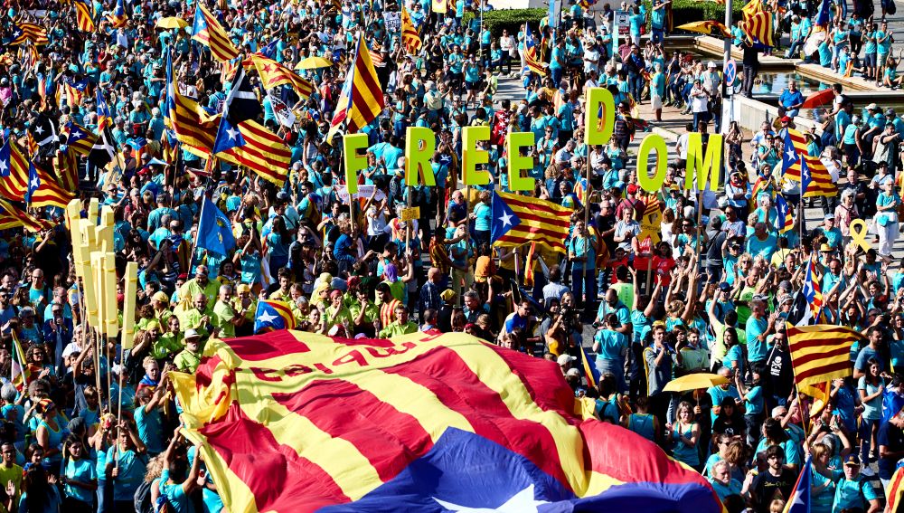 Miles de personas se concentranen Barcelona durante la manifestación independentista