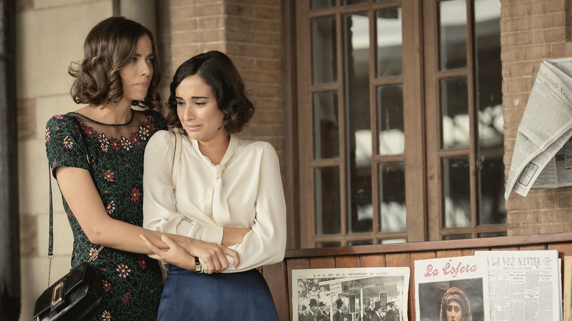 Las hemanas Soloz&aacute;bal y Adolfo de los Visos, en peligro por unos revolucionarios 