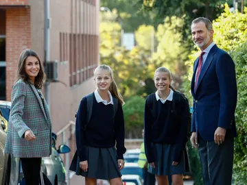 Los Reyes y sus hijas, la princesa Leonor y la infanta Sofía Los Reyes y sus hijas, la princesa Leonor y la infanta Sofía