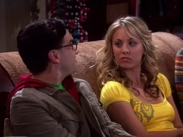 Kaley Cuoco y Johnny Galecki como Penny y Leonard en 'The Big Bang Theory' Kaley Cuoco y Johnny Galecki como Penny y Leonard en 'The Big Bang Theory'