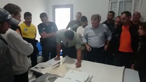 La Guardia Civil coordina a voluntarios para encontrar a un submarinista en Barbate La Guardia Civil coordina a voluntarios para encontrar a un submarinista en Barbate