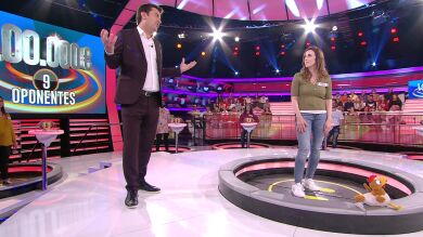 La pullita de una concursante a Arturo Valls sobre su edad en '¡Ahora caigo!'