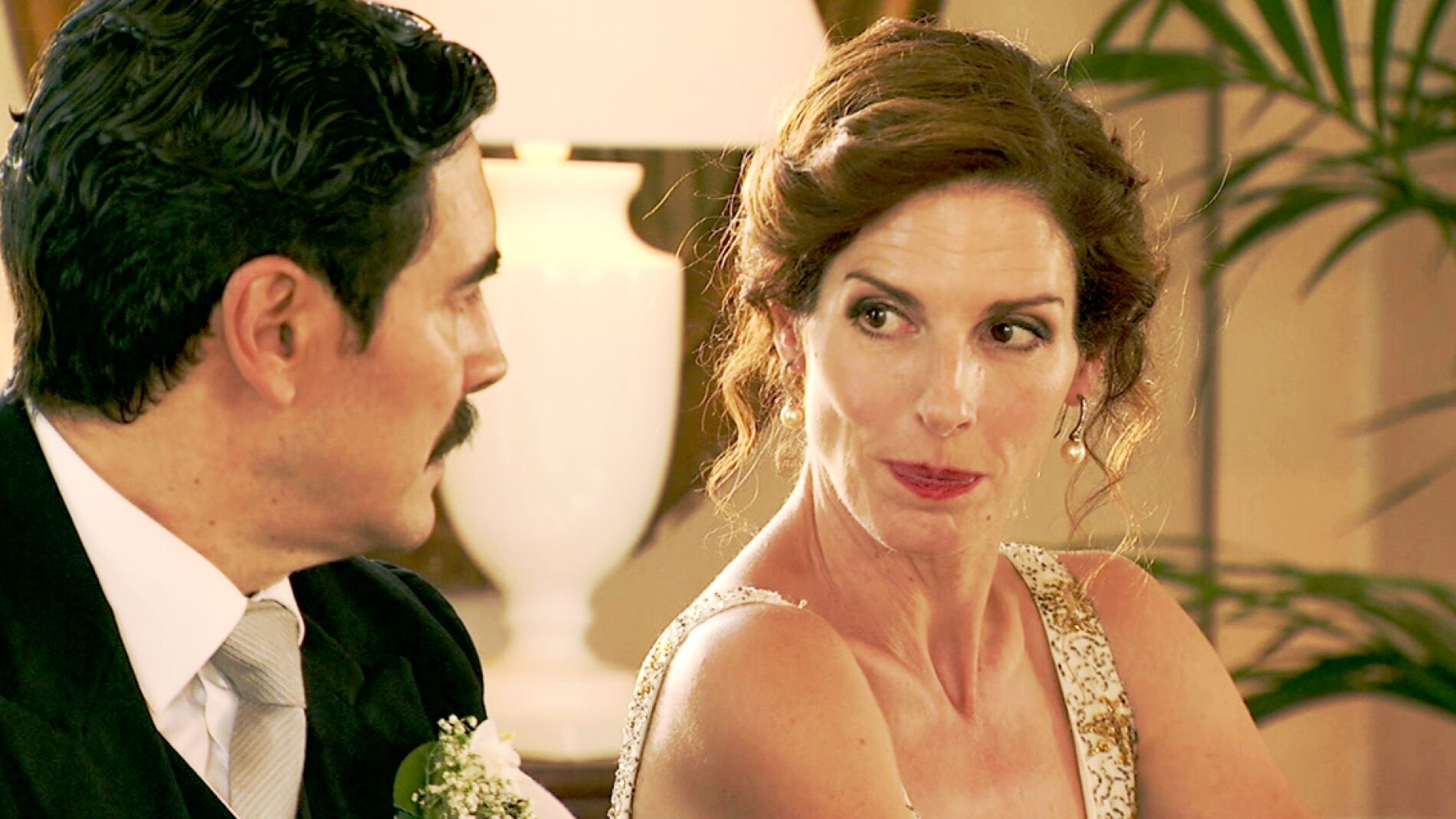 Avance ‘Amar es para siempre’: Julia descubre la infidelidad de Armando en plena boda de su hija 