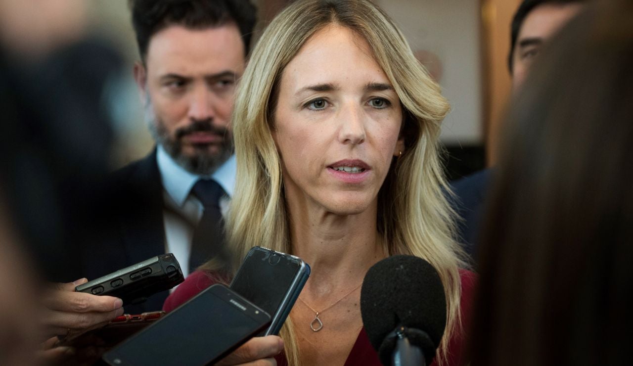 Cayetana Álvarez de Toledo renunciaría a liderar la candidatura en Barcelona en favor de Arrimadas como “gesto de compromiso con España Suma” Cayetana Álvarez de Toledo renunciaría a liderar la candidatura en Barcelona en favor de Arrimadas como “gesto de compromiso con España Suma”