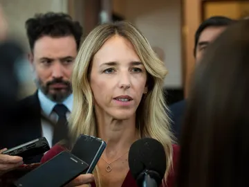 Cayetana Álvarez de Toledo renunciaría a liderar la candidatura en Barcelona en favor de Arrimadas como “gesto de compromiso con España Suma” Cayetana Álvarez de Toledo renunciaría a liderar la candidatura en Barcelona en favor de Arrimadas como “gesto de compromiso con España Suma”