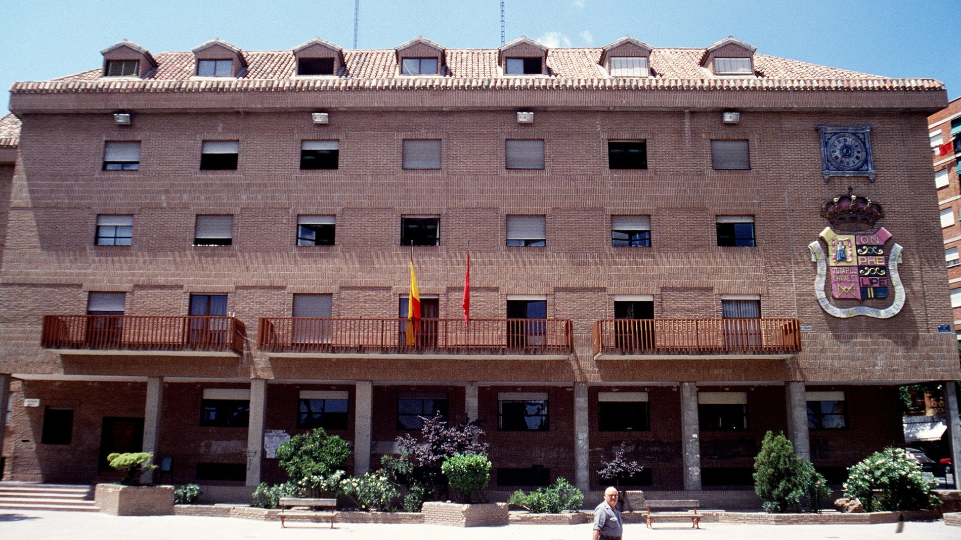 Fachada principal del Ayuntamiento de Móstoles Fachada principal del Ayuntamiento de Móstoles