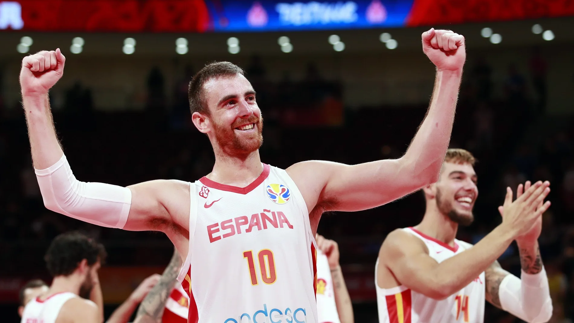 Víctor Claver celebra el pase a la final del Mundial 2019 Víctor Claver celebra el pase a la final del Mundial 2019