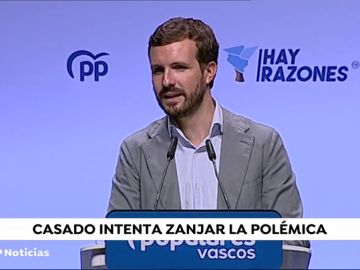 Pablo Casado visita el País Vasco en medio de la polémica con su portavoz