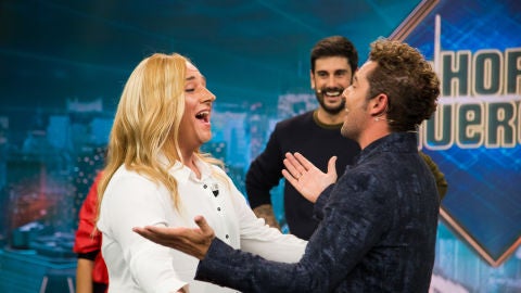 Carlos Latre desata las risas de los coaches de 'La Voz Kids' con el teléfono escacharrado 