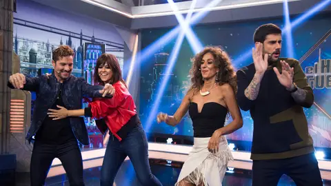 El animado baile de los coaches de 'La Voz Kids' al entrar al plató de 'El Hormiguero 3.0' El animado baile de los coaches de 'La Voz Kids' al entrar al plató de 'El Hormiguero 3.0'